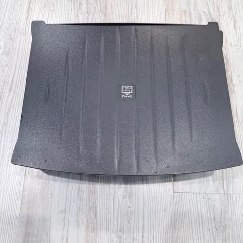 Sturdy black computer riser ￼